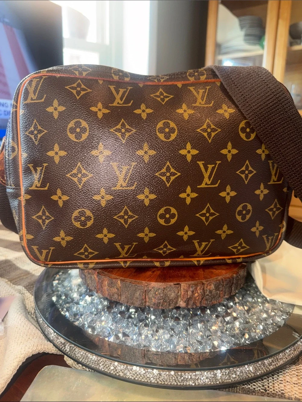 💯💯💯Louis Vuitton Monogram Reporter PM bag  with Dust bag (Charm not included )